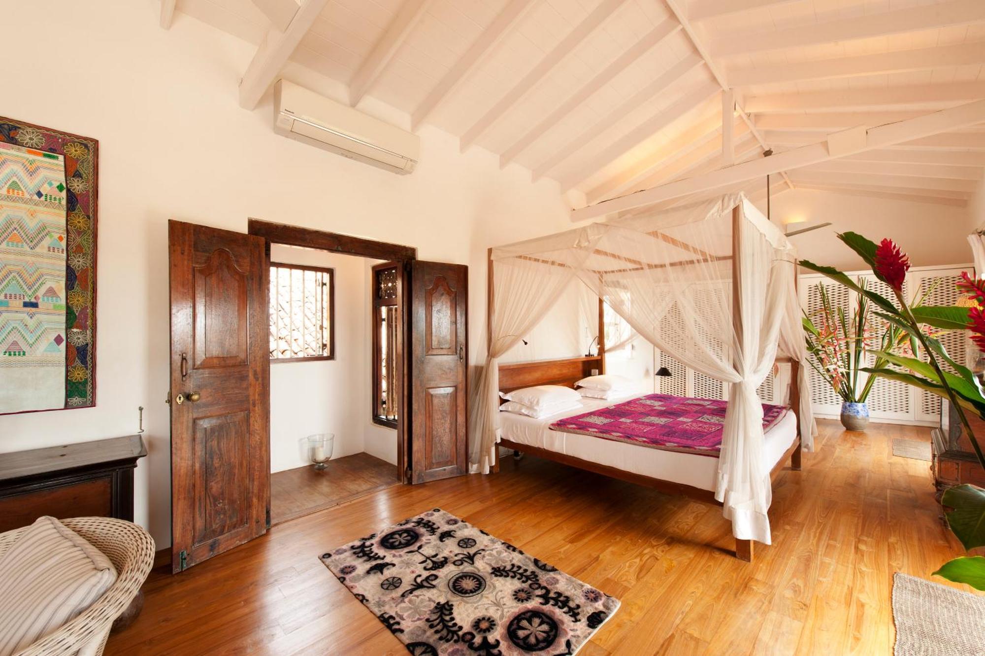 A 03 Bedroom Villa In Galle Fort With Roof Terrace & Pool Exterior photo