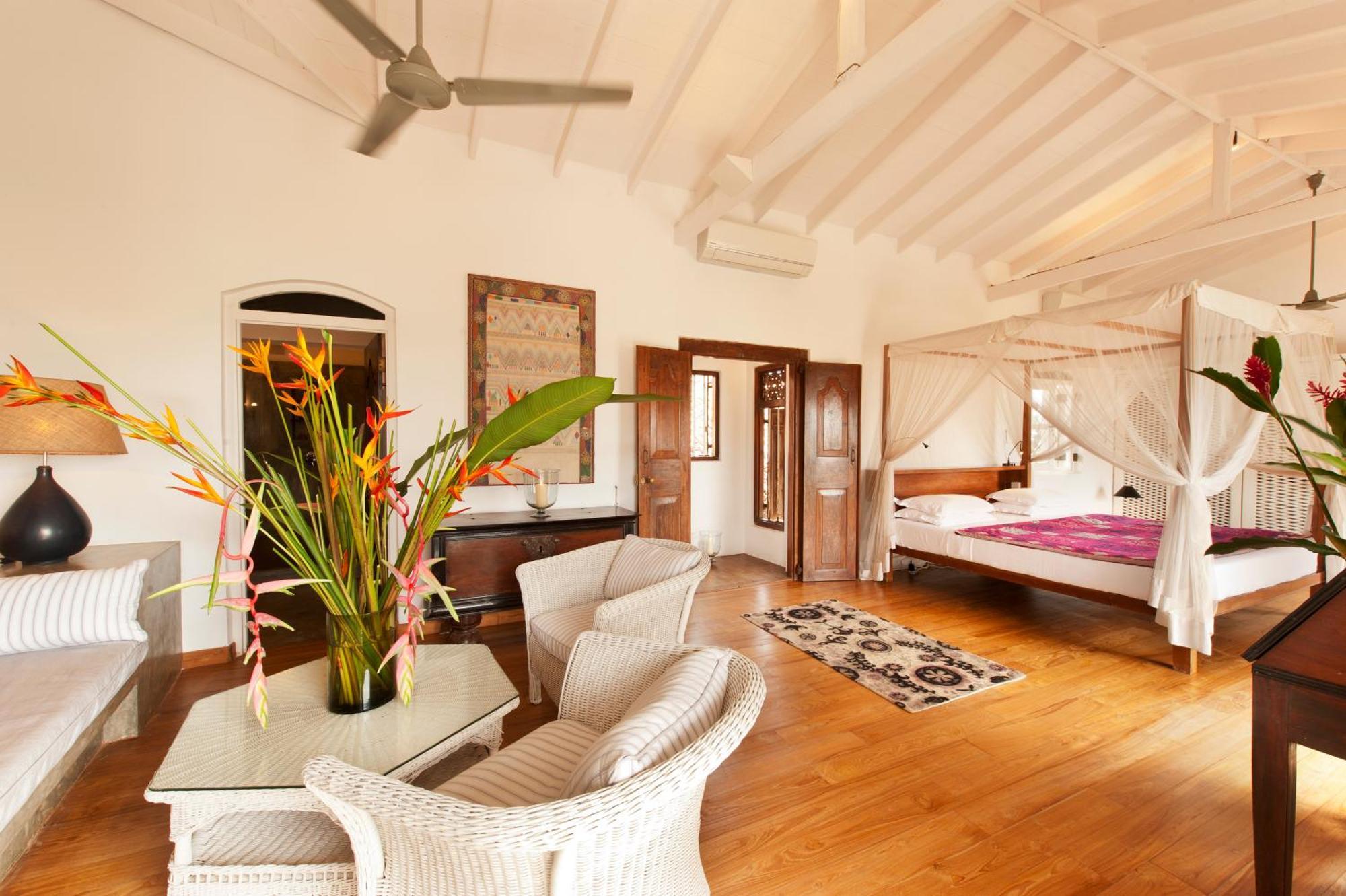 A 03 Bedroom Villa In Galle Fort With Roof Terrace & Pool Exterior photo