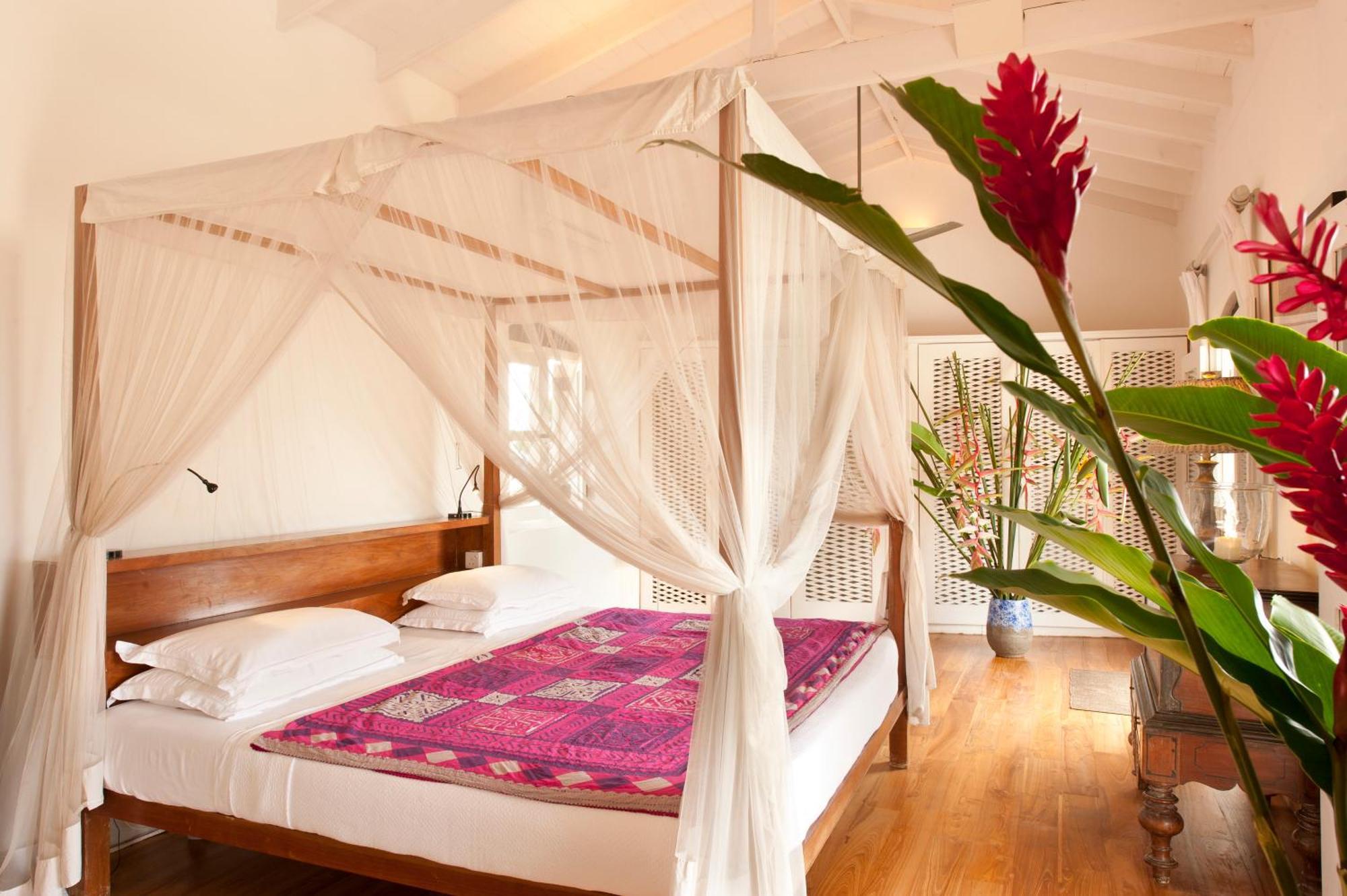 A 03 Bedroom Villa In Galle Fort With Roof Terrace & Pool Exterior photo