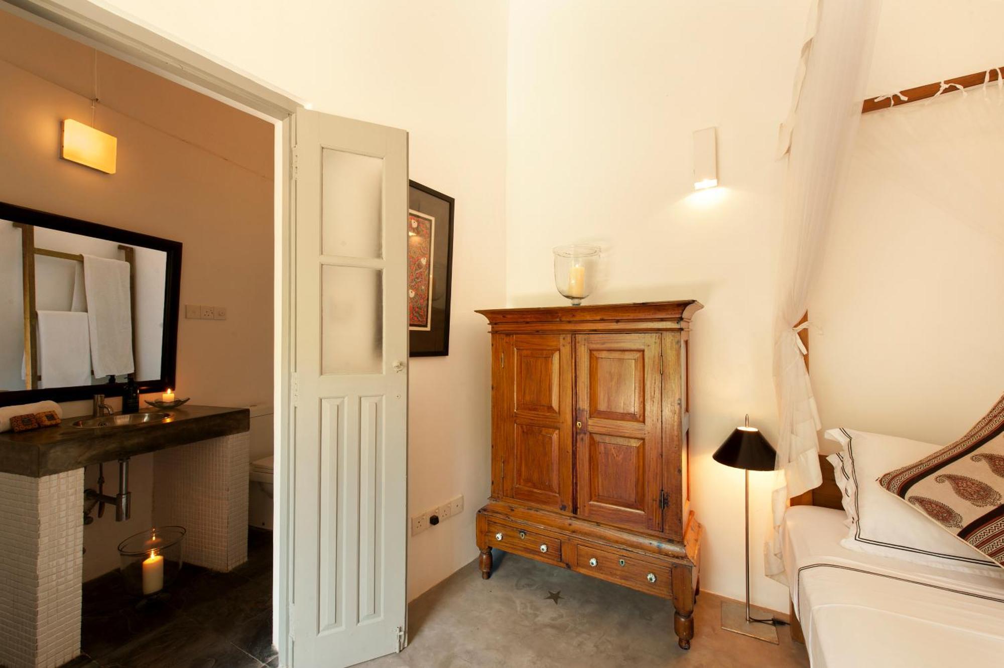 A 03 Bedroom Villa In Galle Fort With Roof Terrace & Pool Exterior photo